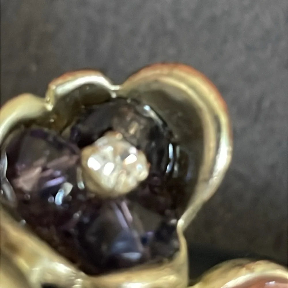 Vintage multi flower bead and rhinestone goldtone stretch ring